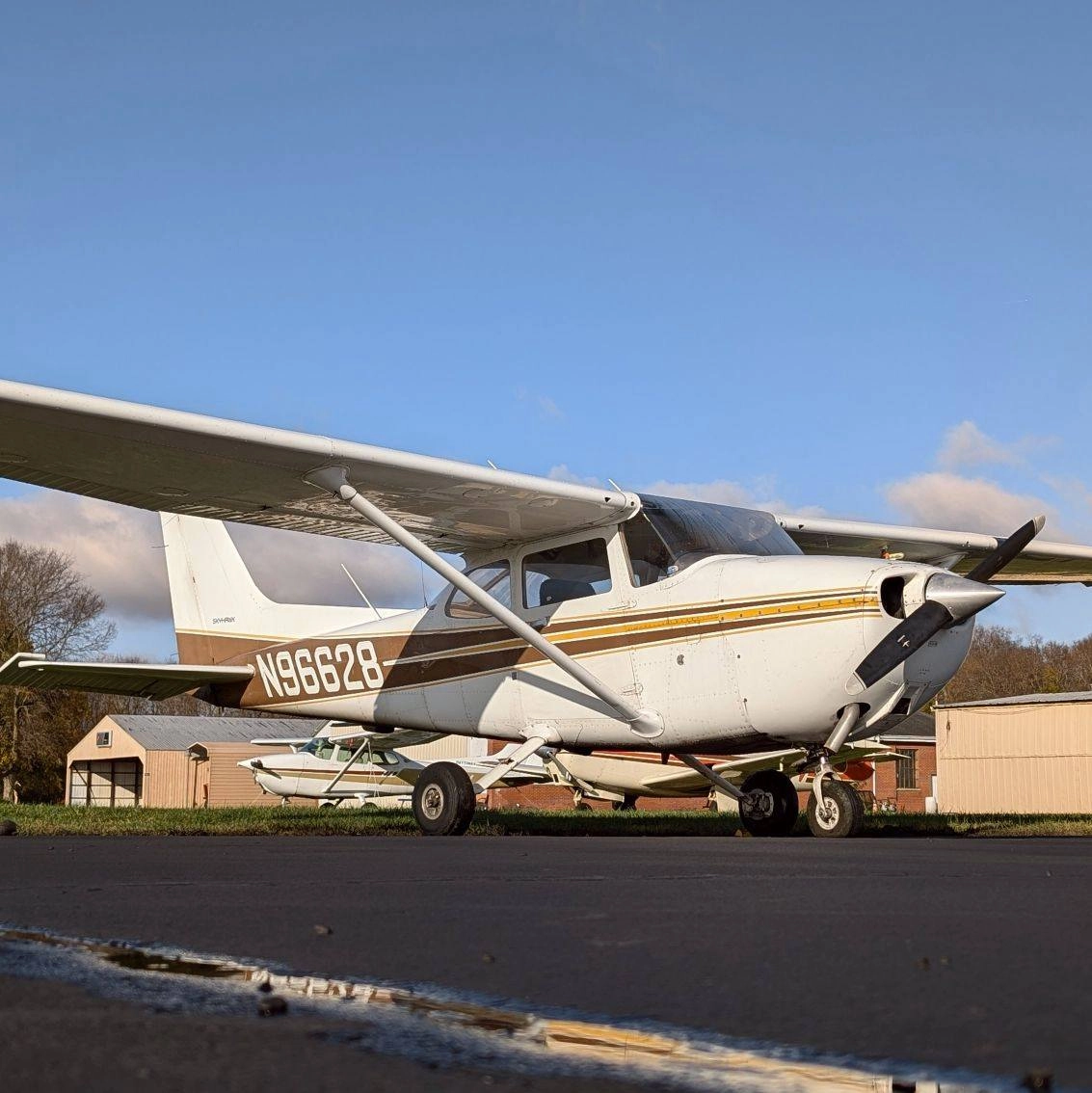 Cessna 172P N96628 Loop D Lulu front view